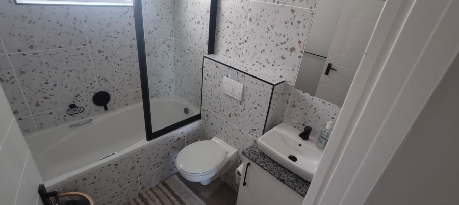 To Let 2 Bedroom Property for Rent in Overbaakens Eastern Cape